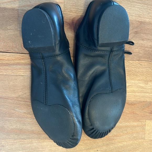 Capezio Womens E Series Jazz Oxford Dance Sneaker Size 6.5 - Picture 2 of 3